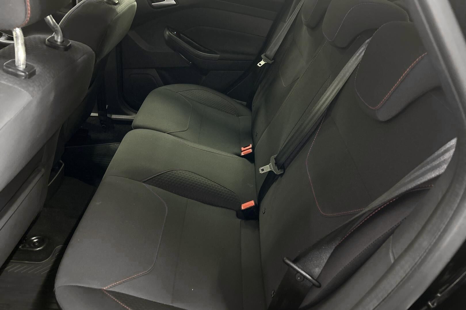 Ford Focus iso kuva 10