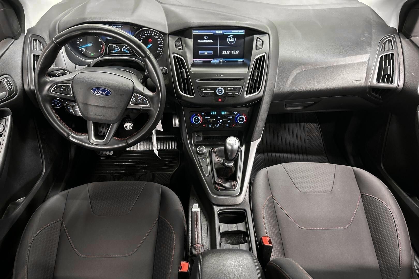 Ford Focus iso kuva 11