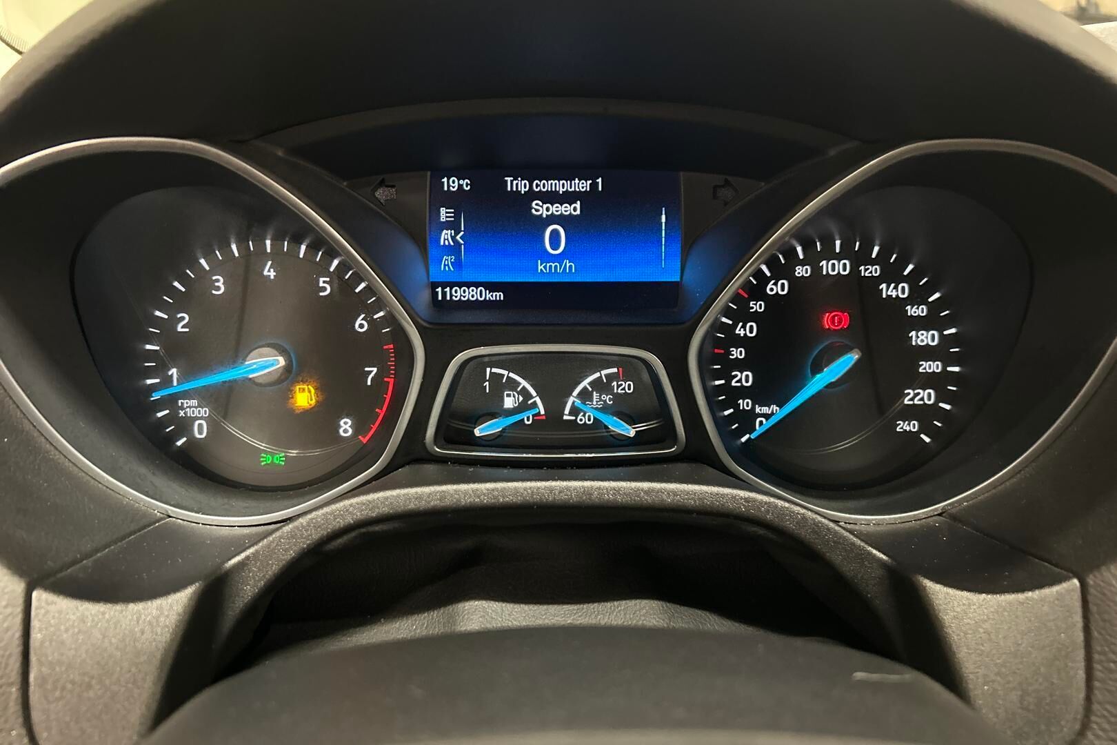 Ford Focus iso kuva 14