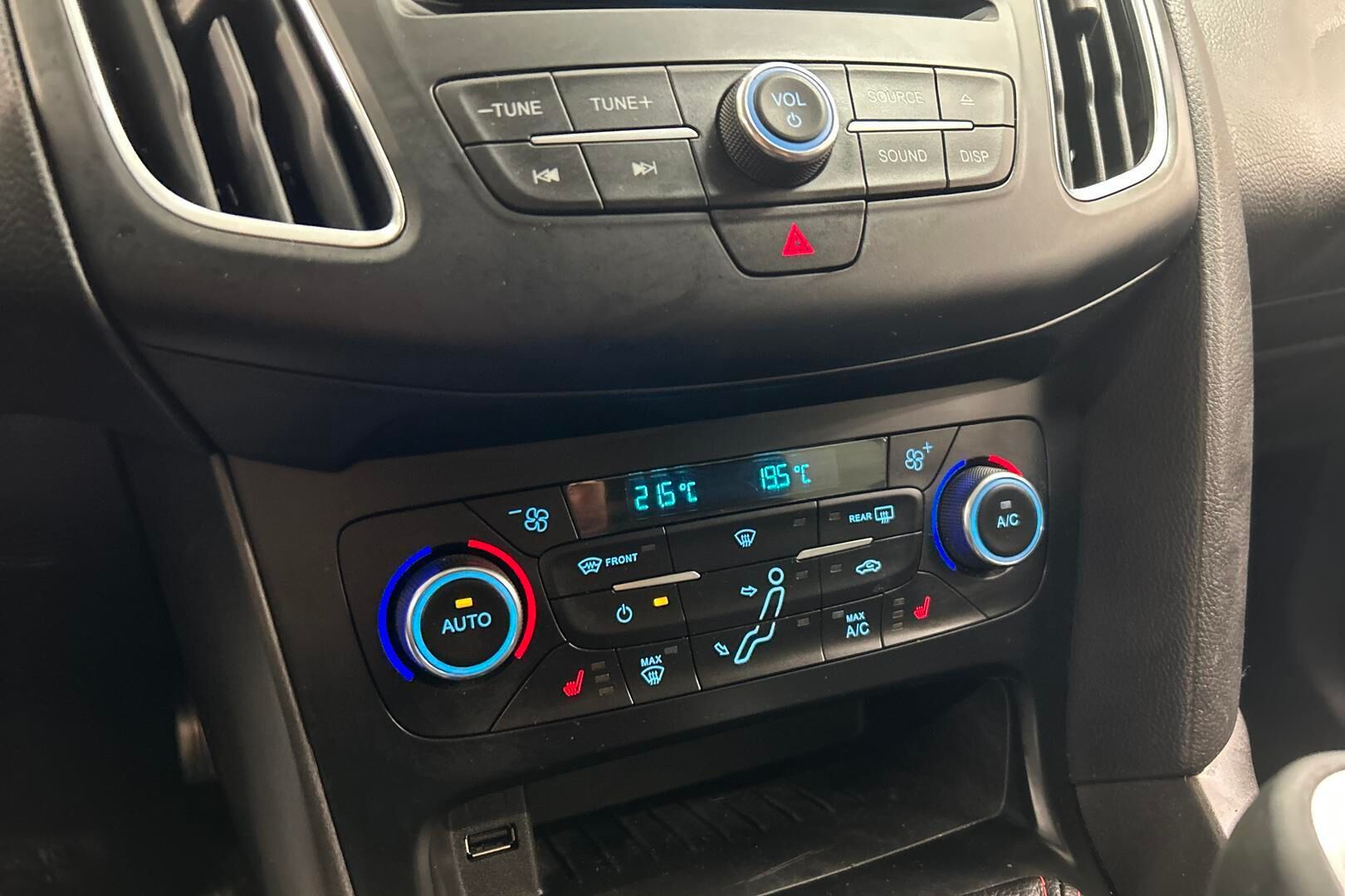 Ford Focus iso kuva 19