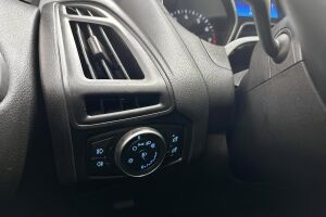 Ford Focus esikatselu 18