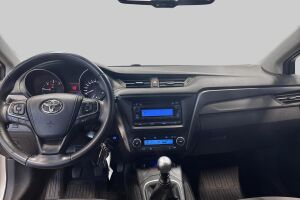 Toyota Avensis esikatselu 22