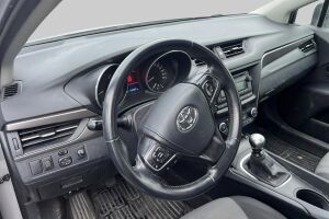 Toyota Avensis esikatselu 2