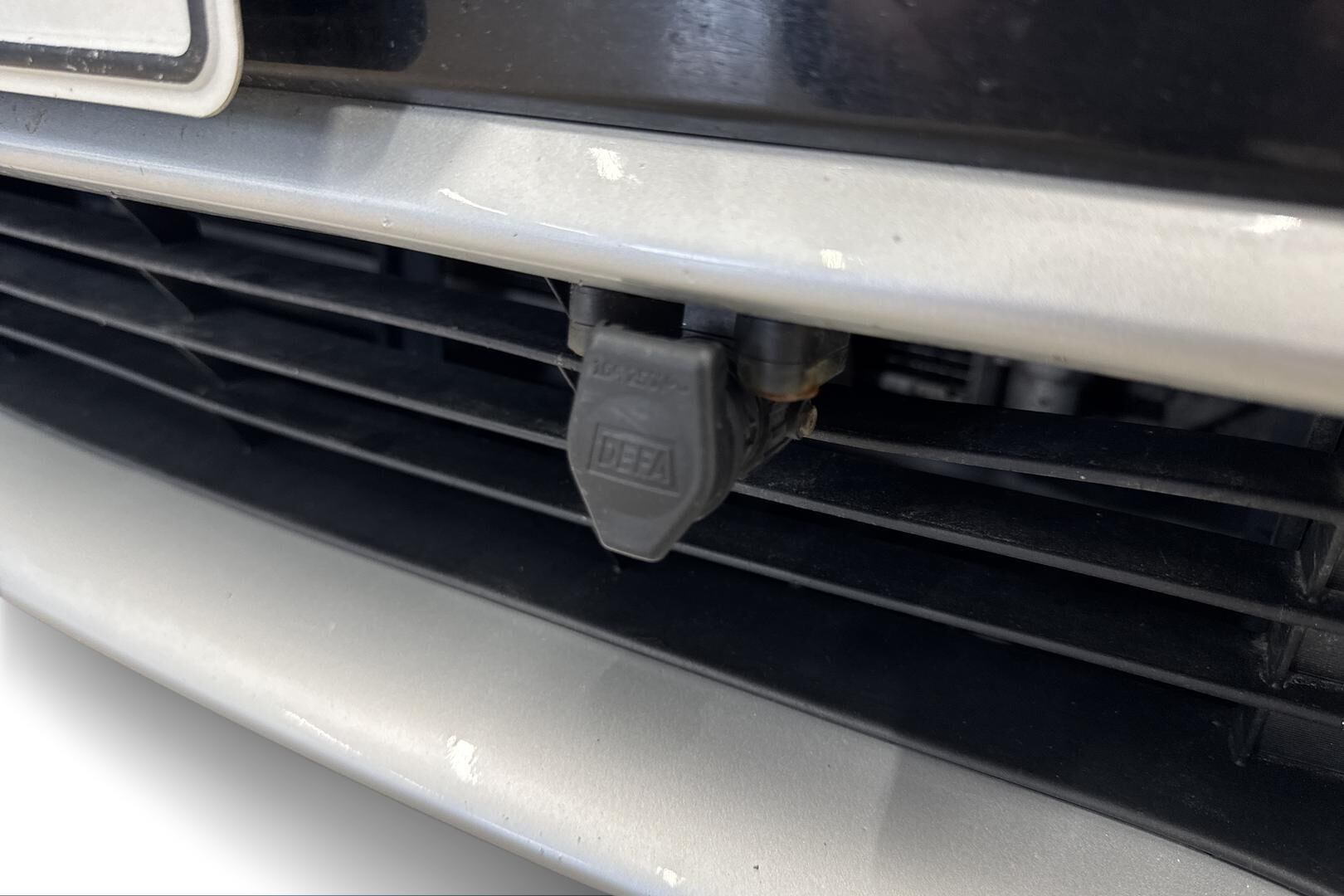 Toyota Avensis iso kuva 9