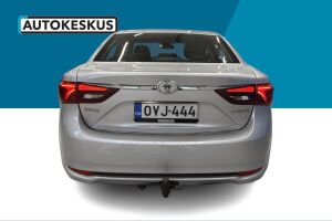 Toyota Avensis esikatselu 7