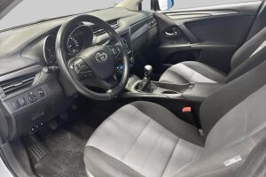 Toyota Avensis esikatselu 4