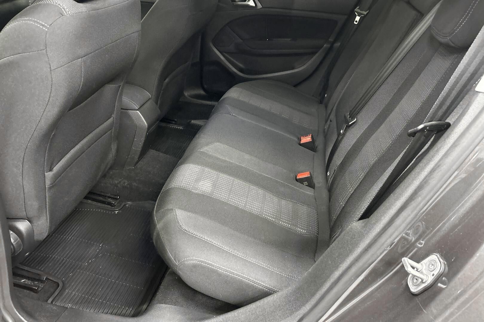 Peugeot 308 iso kuva 10
