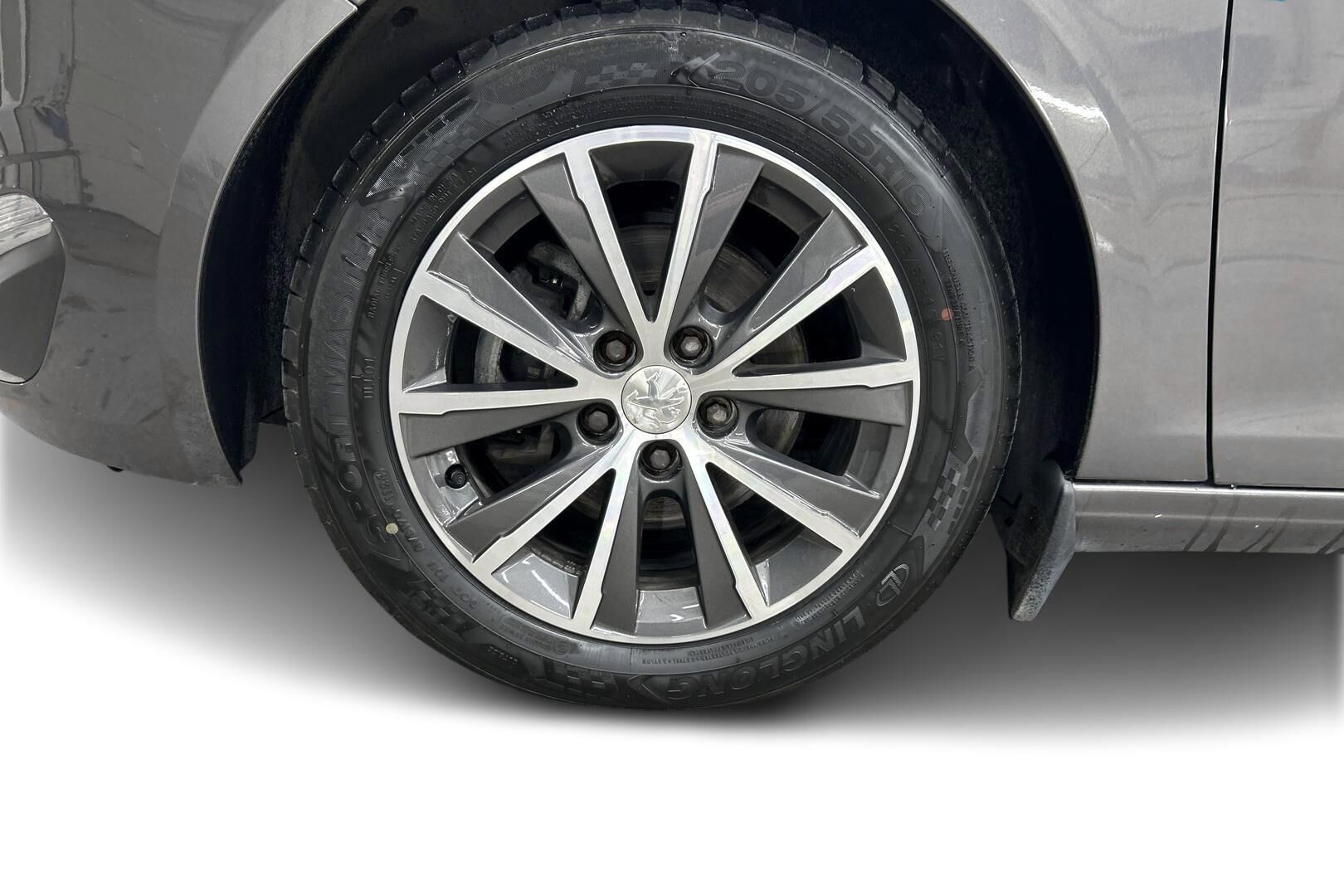 Peugeot 308 iso kuva 13