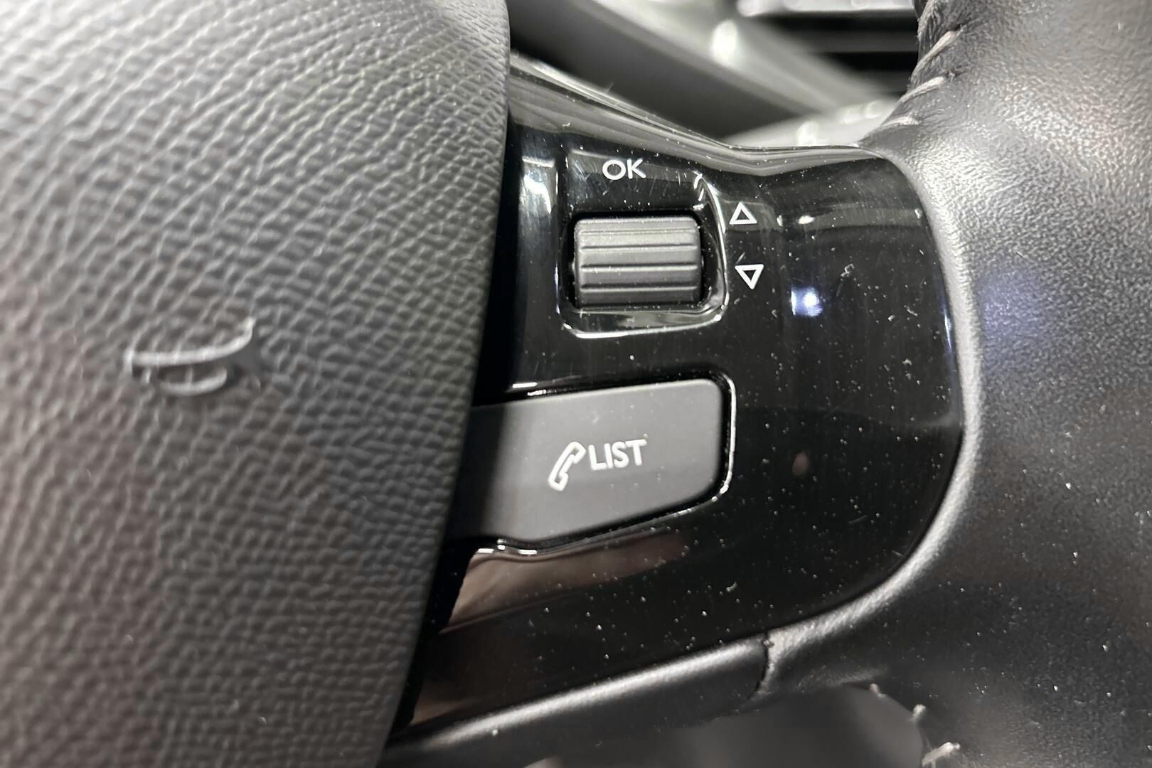 Peugeot 308 iso kuva 16