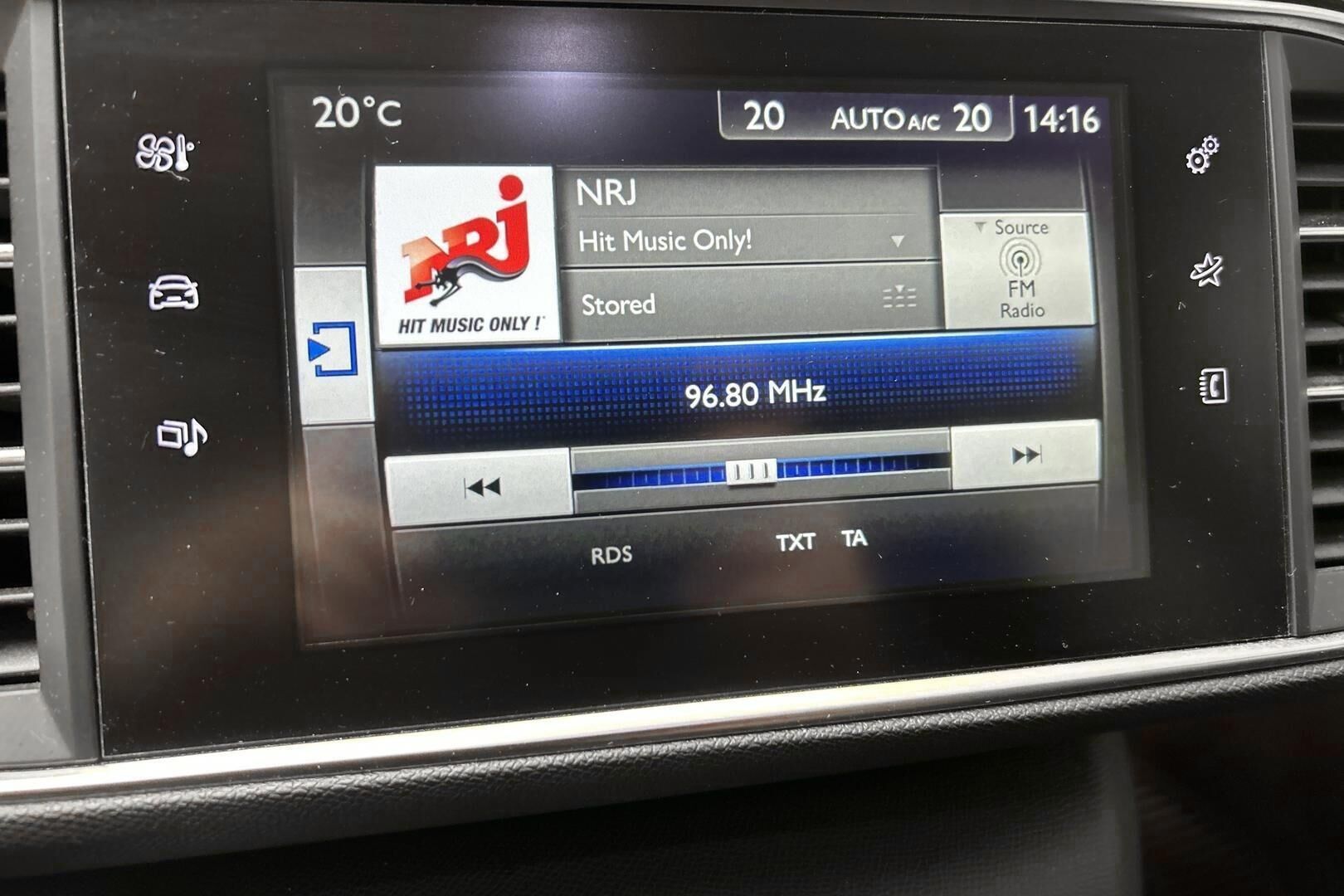 Peugeot 308 iso kuva 19