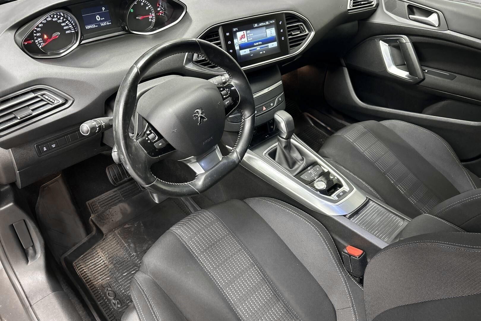 Peugeot 308 iso kuva 9