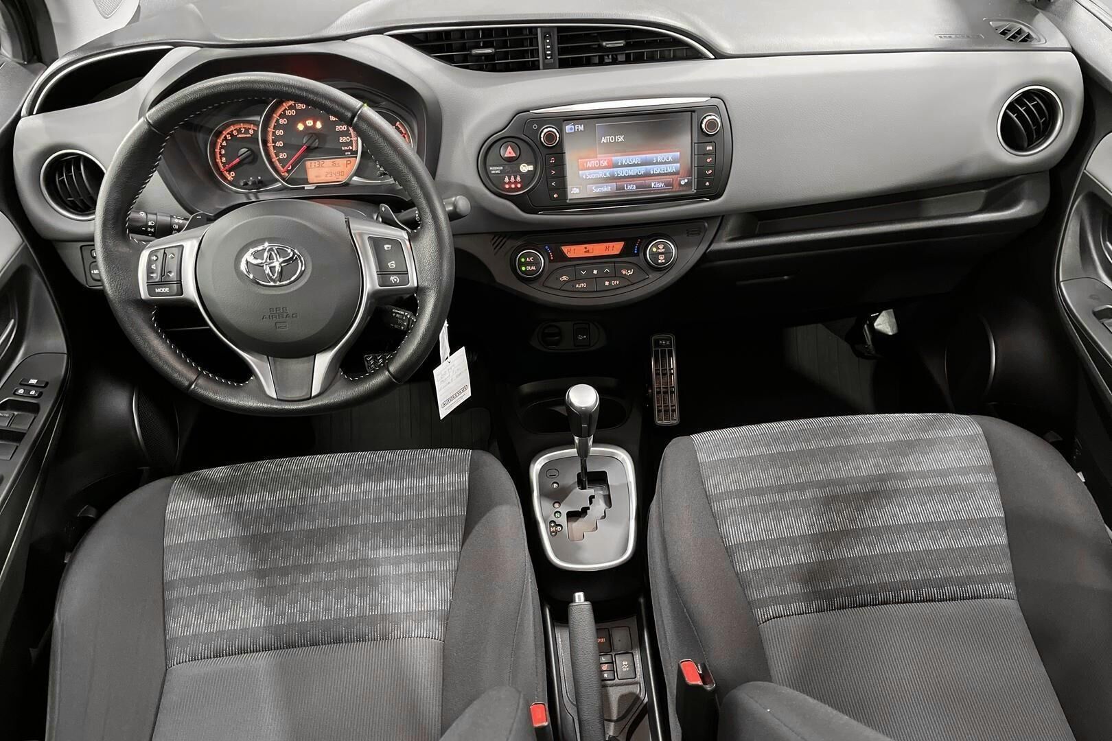 TOYOTA YARIS iso kuva 7
