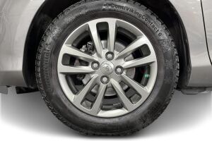 TOYOTA YARIS esikatselu 8