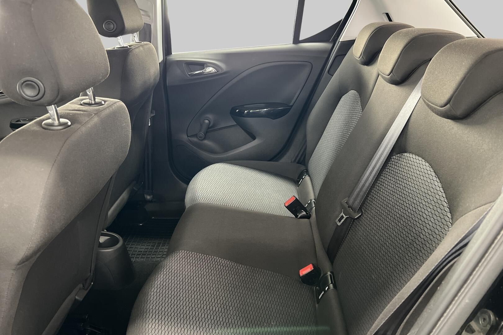 Opel Corsa iso kuva 9