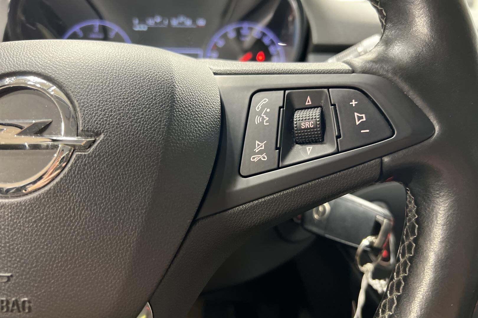 Opel Corsa iso kuva 19