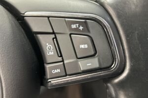 Jaguar XE esikatselu 14