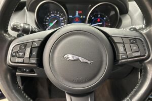 Jaguar XE esikatselu 16