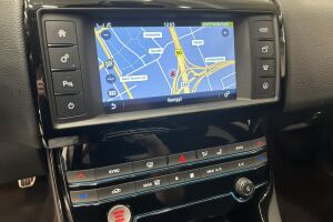 Jaguar XE esikatselu 17