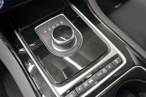 Jaguar XE esikatselu 19