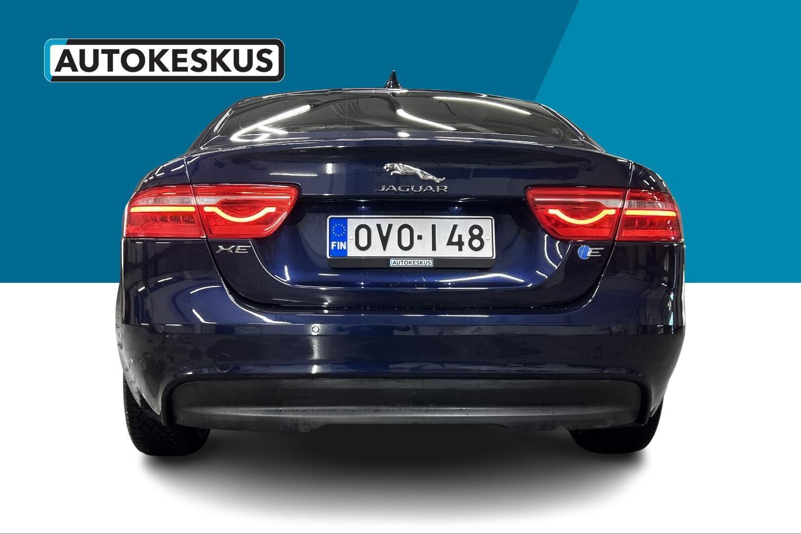 Jaguar XE iso kuva 6