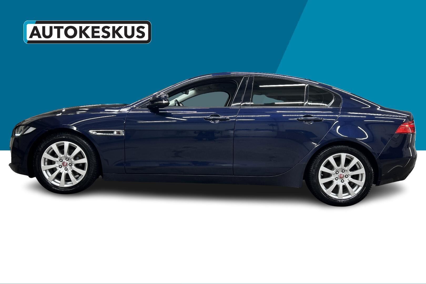 Jaguar XE iso kuva 8