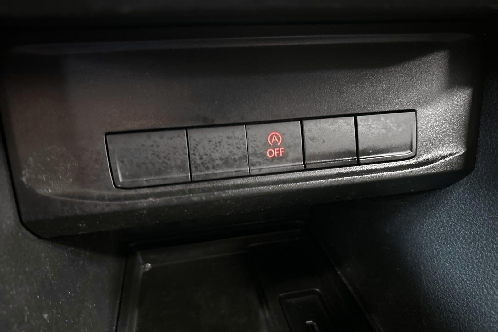 Volkswagen Caddy iso kuva 17