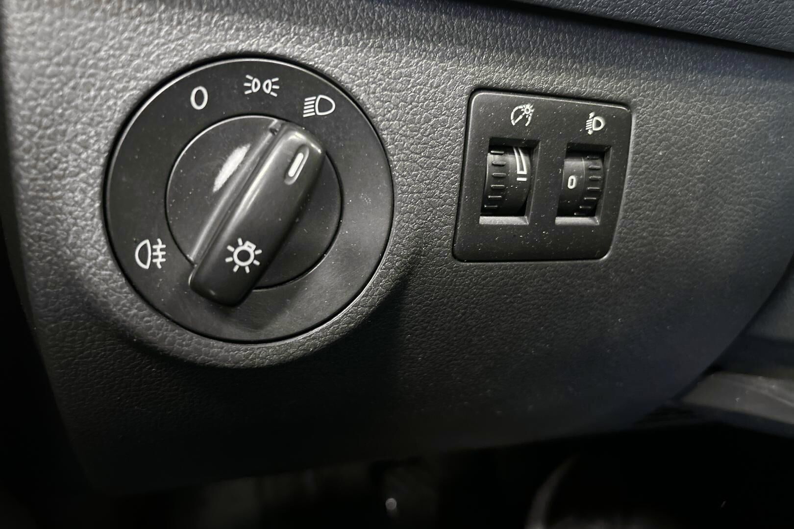 Volkswagen Caddy iso kuva 21