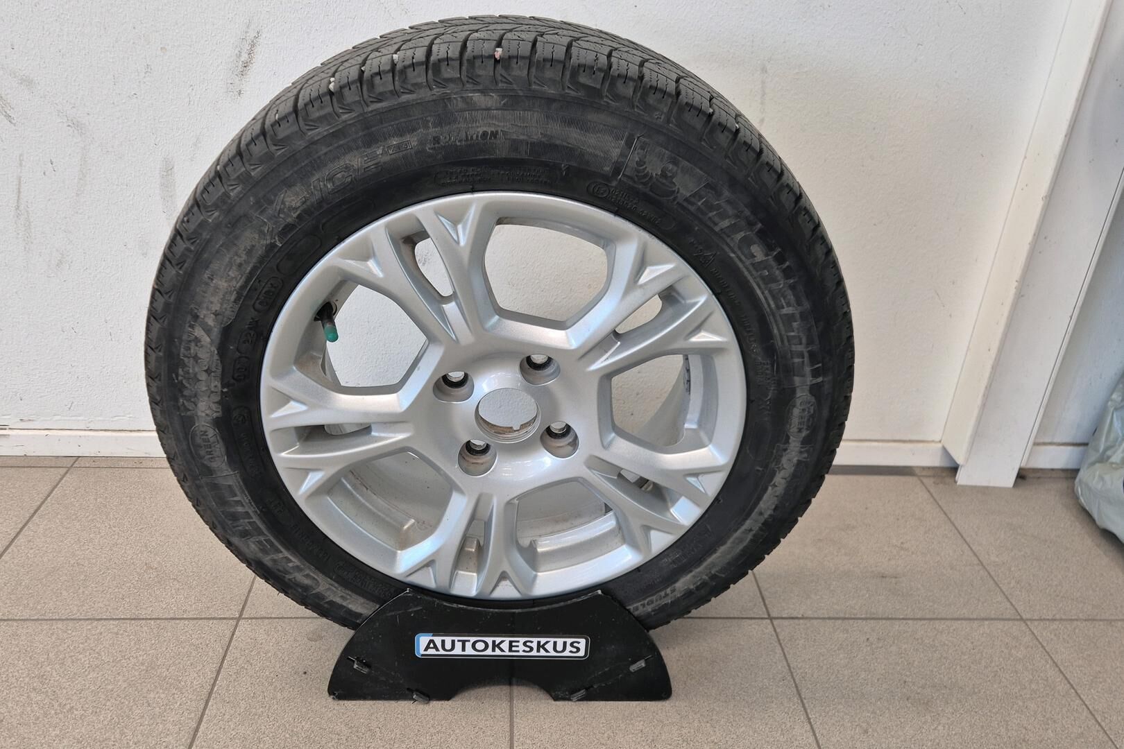 Ford B-Max iso kuva 22