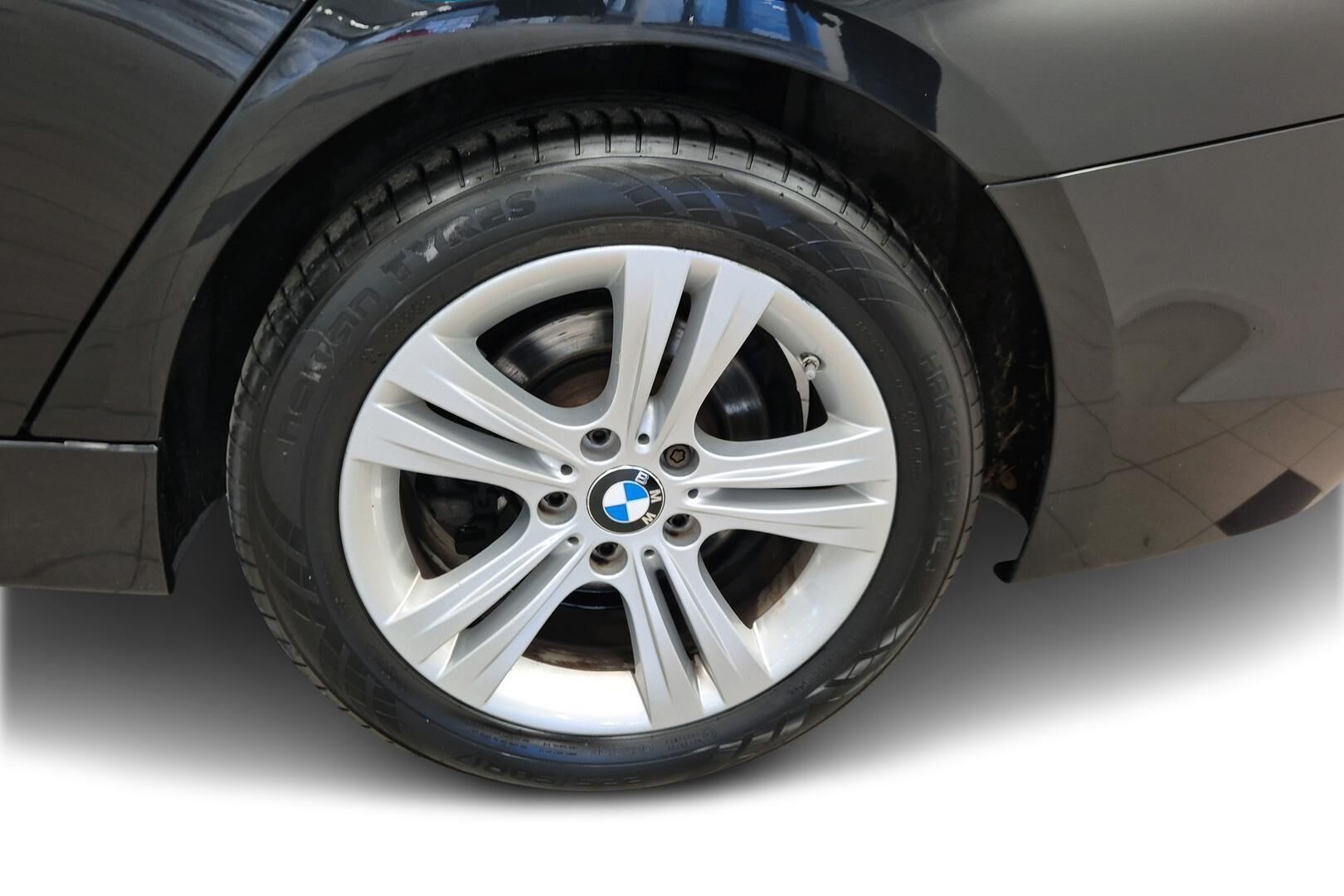 BMW 3-sarja iso kuva 6