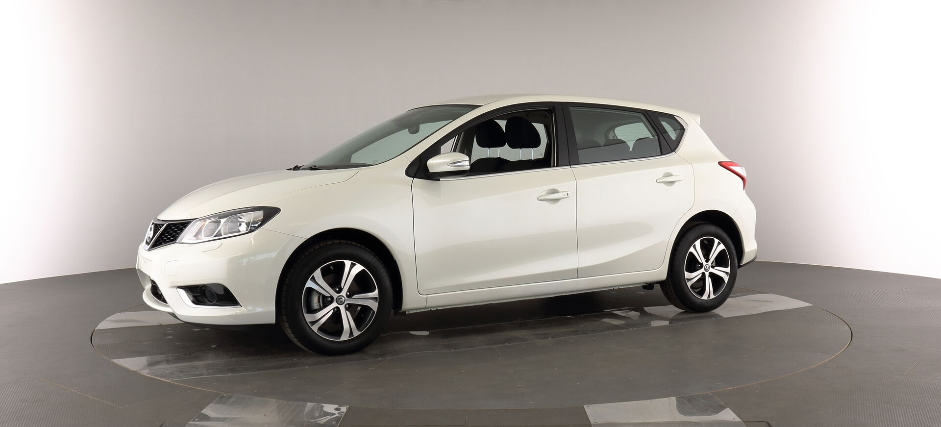 Nissan Pulsar iso kuva 21