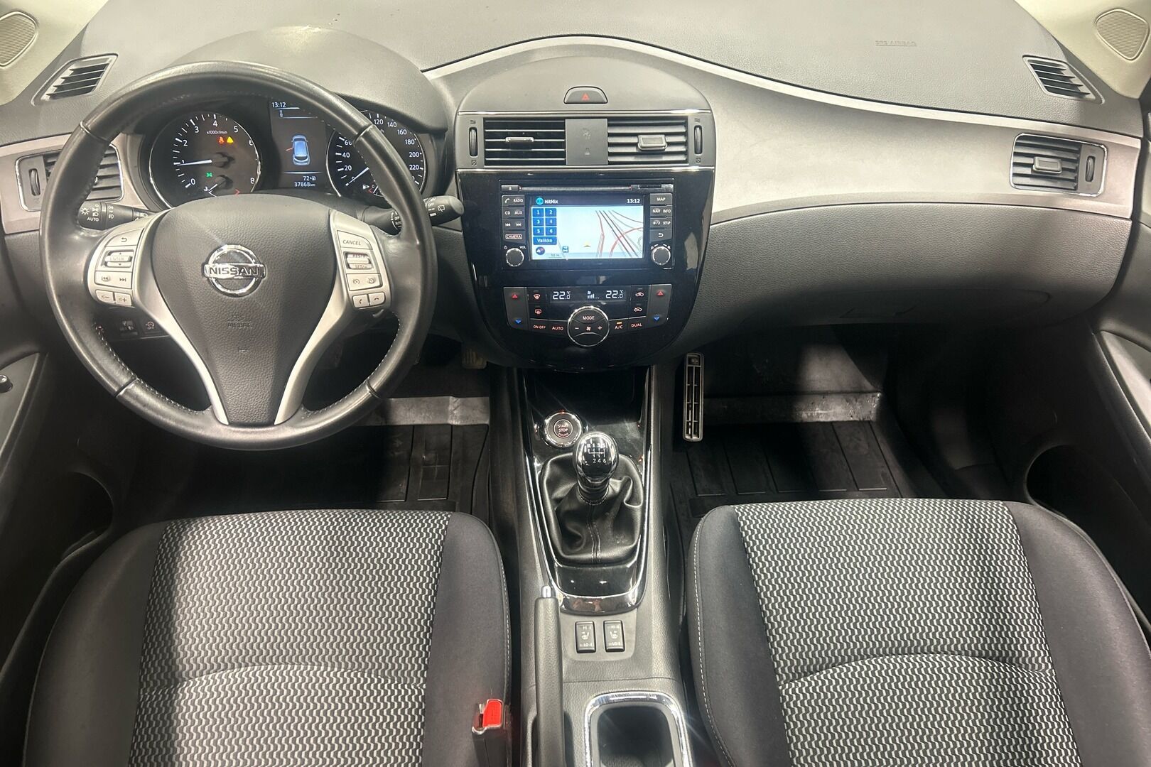 Nissan Pulsar iso kuva 28