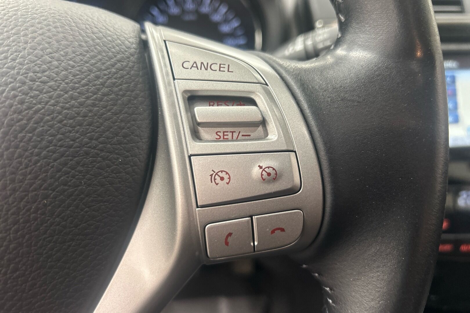 Nissan Pulsar iso kuva 36
