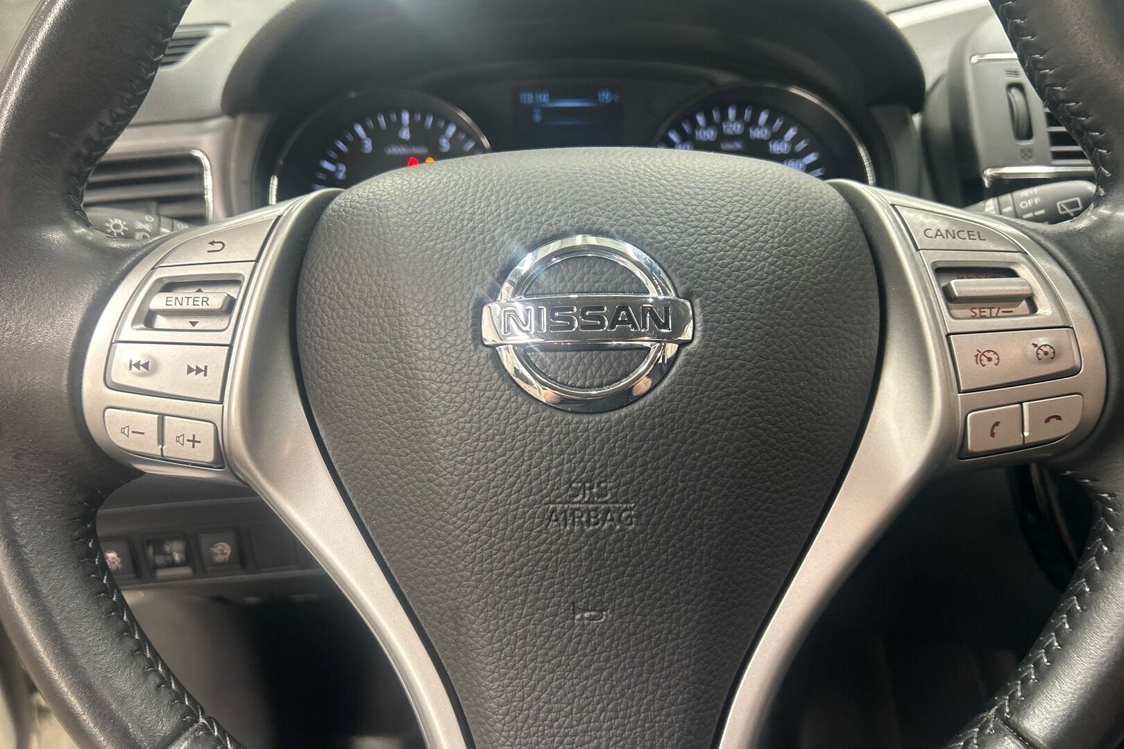 Nissan Pulsar iso kuva 39