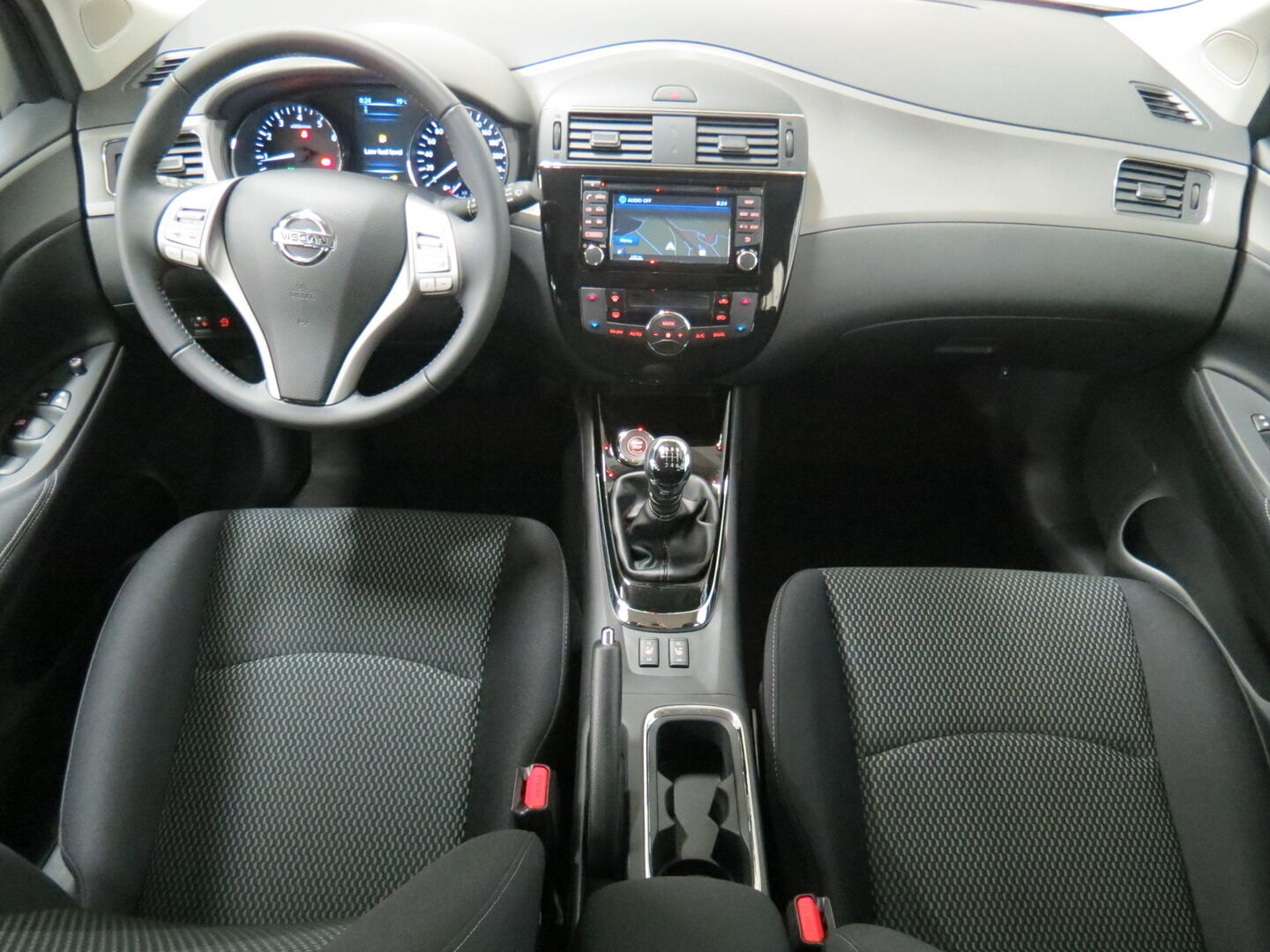 Nissan Pulsar iso kuva 6