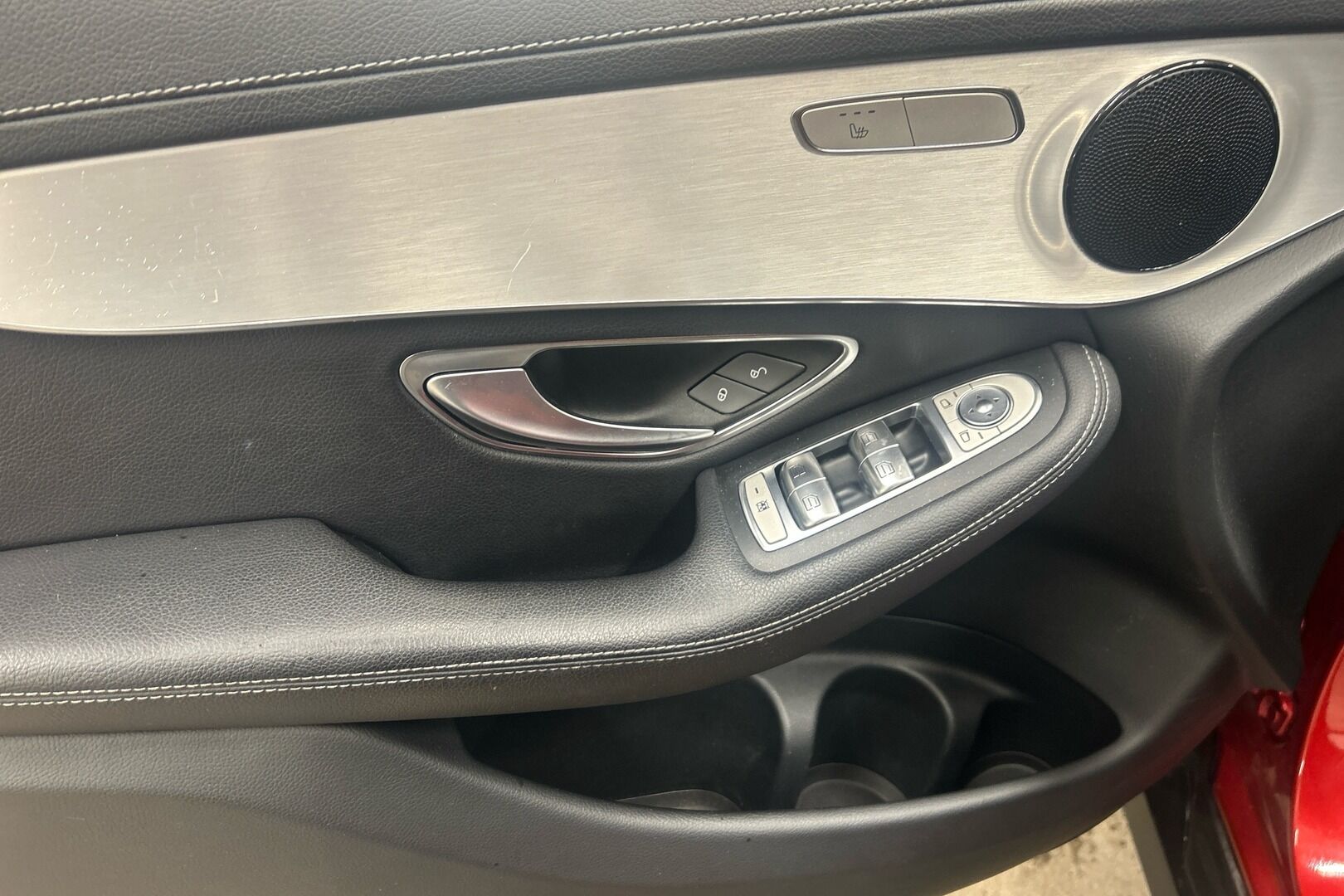 Mercedes-Benz GLC iso kuva 10