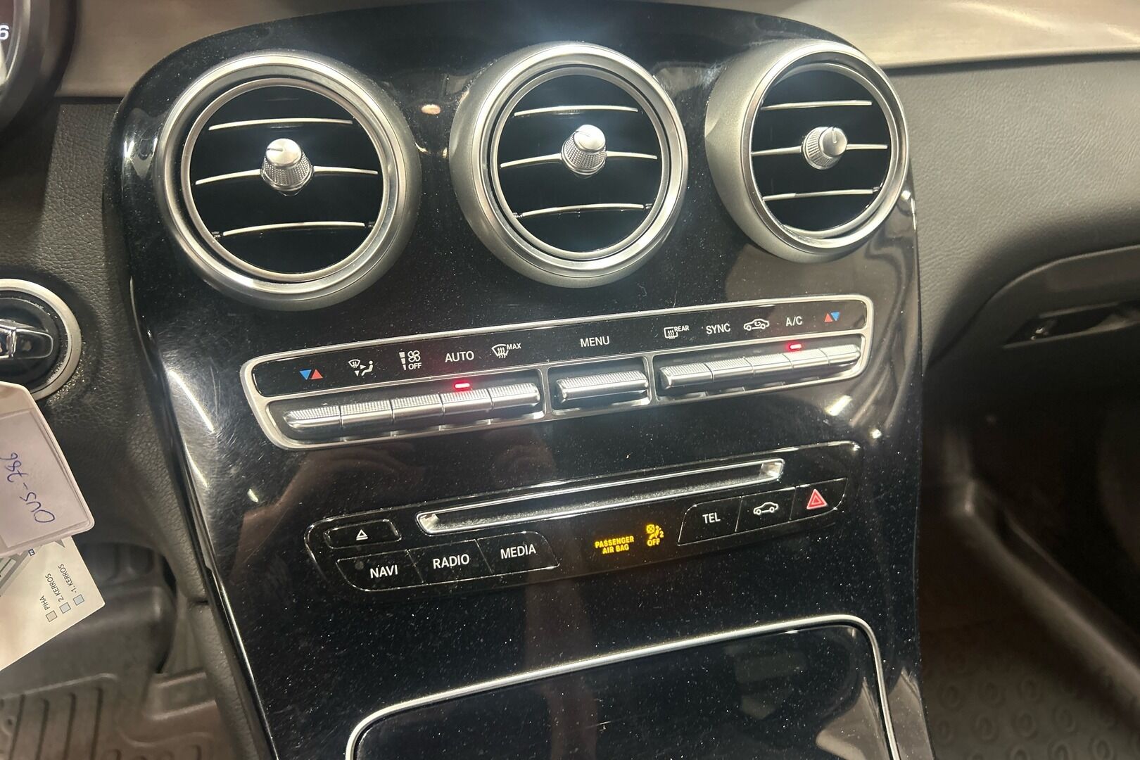 Mercedes-Benz GLC iso kuva 24