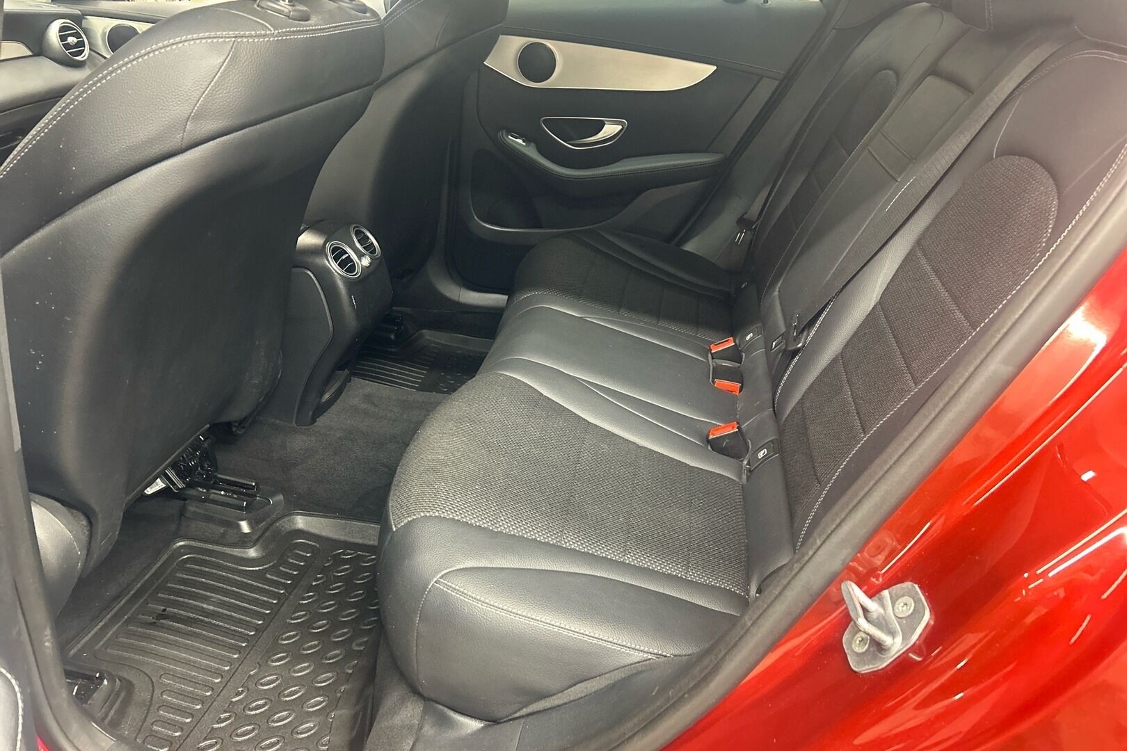 Mercedes-Benz GLC iso kuva 7