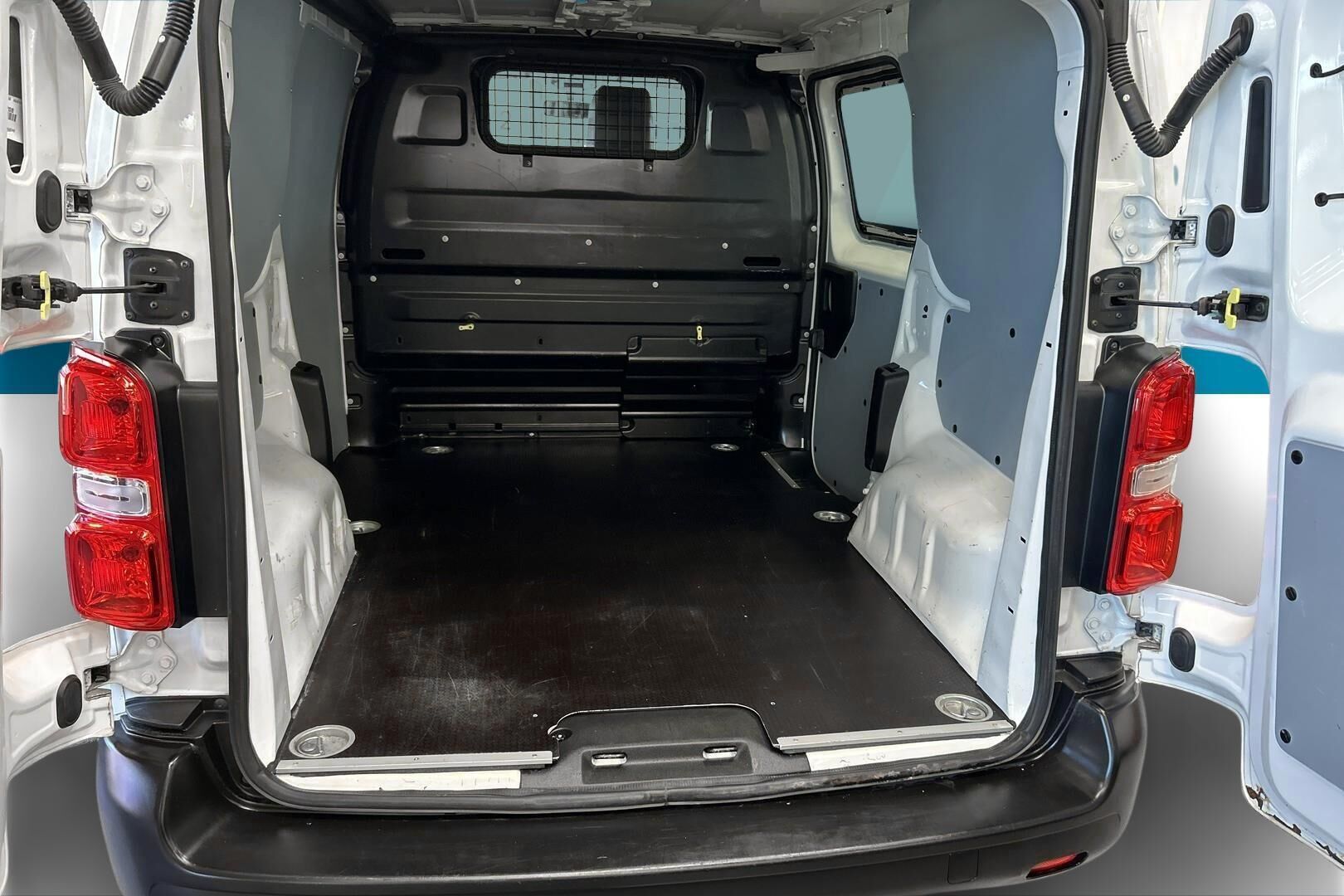 Toyota Proace iso kuva 12