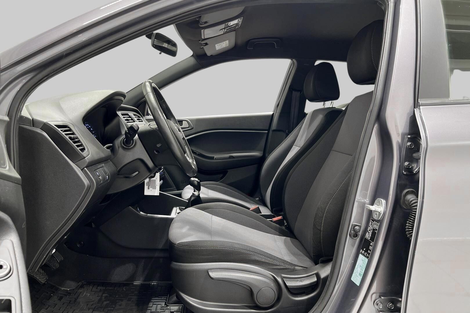 Hyundai i20 5d iso kuva 8