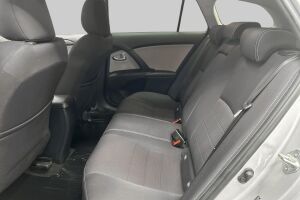 Toyota Avensis esikatselu 22
