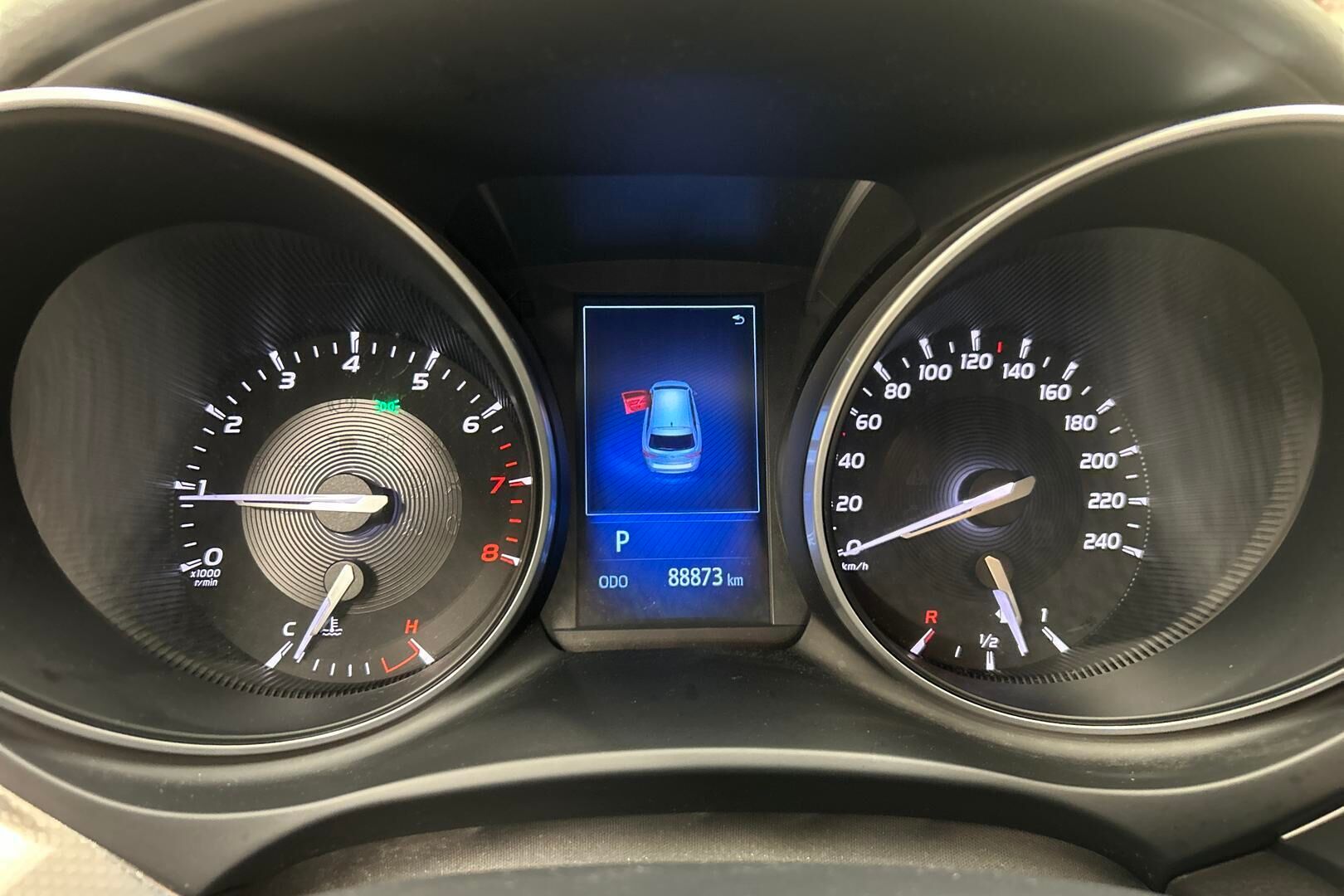 Toyota Avensis iso kuva 14