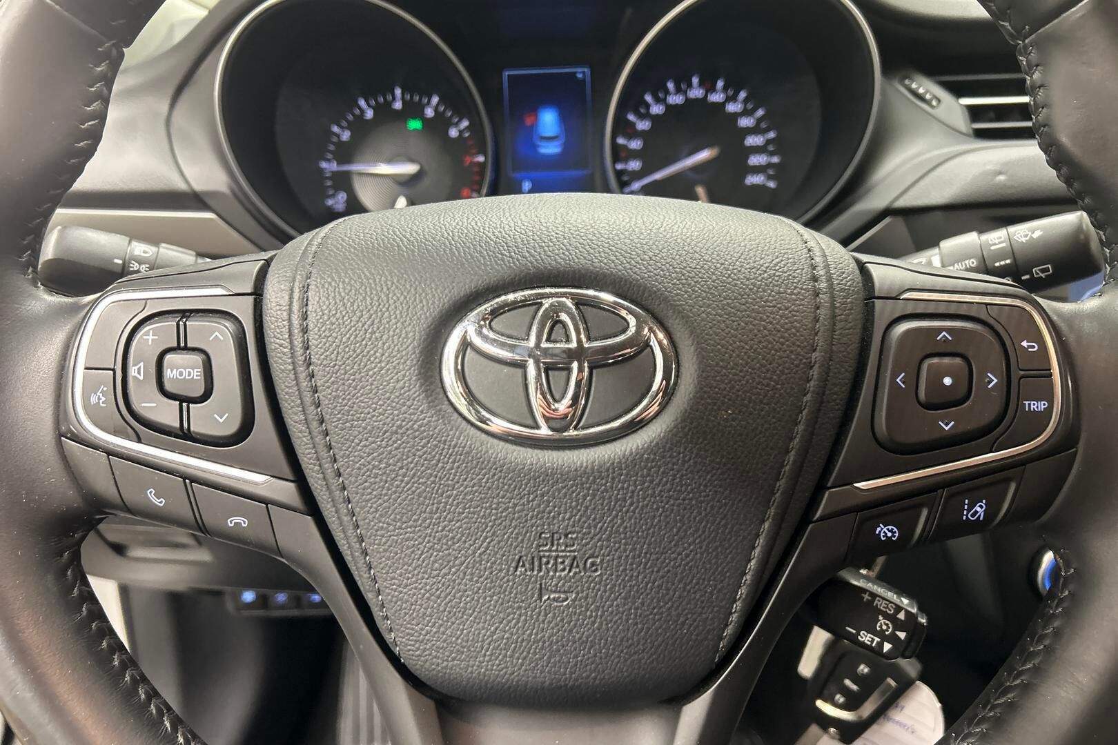 Toyota Avensis iso kuva 23