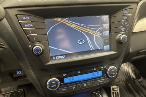 Toyota Avensis esikatselu 15