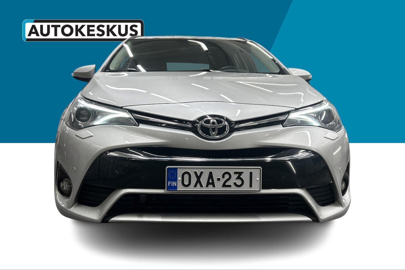 Toyota Avensis iso kuva 1