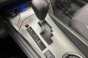 Toyota Avensis esikatselu 17