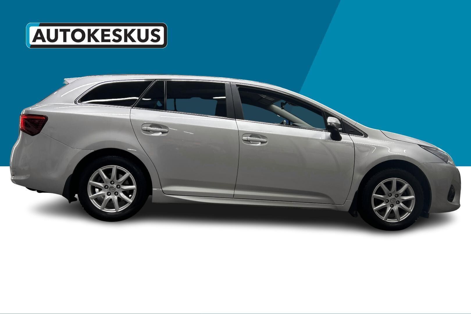 Toyota Avensis iso kuva 2