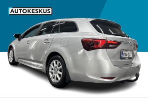 Toyota Avensis esikatselu 5