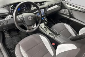 Toyota Avensis esikatselu 7