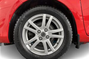 Toyota Yaris esikatselu 12