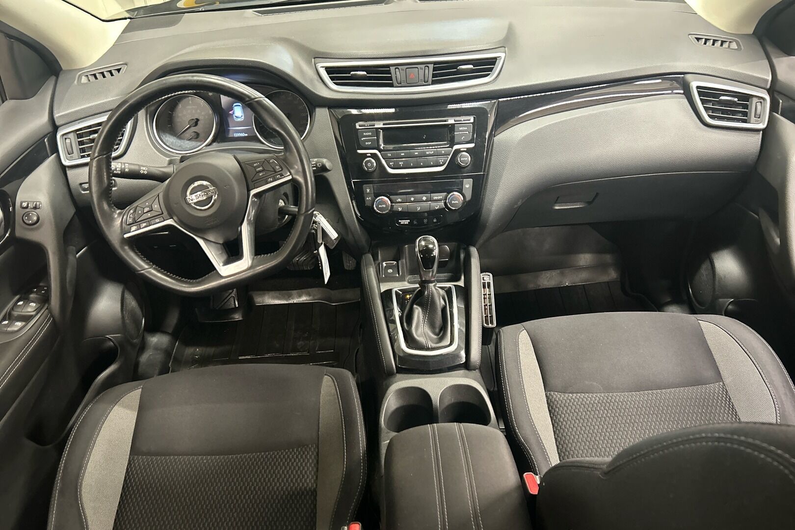 Nissan Qashqai iso kuva 6